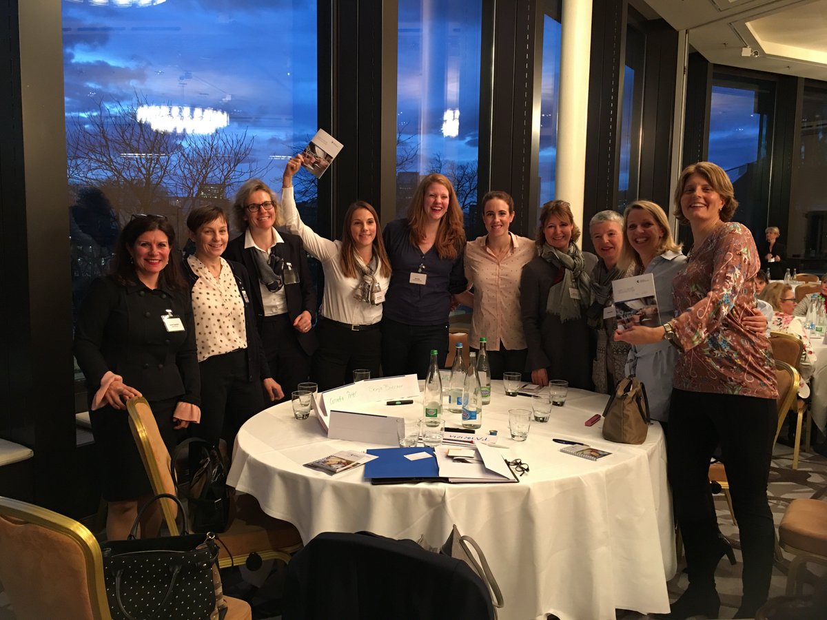 ZKB - Kundenanlass Frauen im Geschäft
Toller KMU-Frauenanlass der ZKB mit 250 spannenden Frauen unter der Leitung von Andrea Rieder, ZKB. Als Tischgeschgesprächleiterin habe ich mit interessanten KMU-Frauen eine spannende Diskussion geleitet.
<a href="/zkb_ch/">Zürcher Kantonalbank</a>