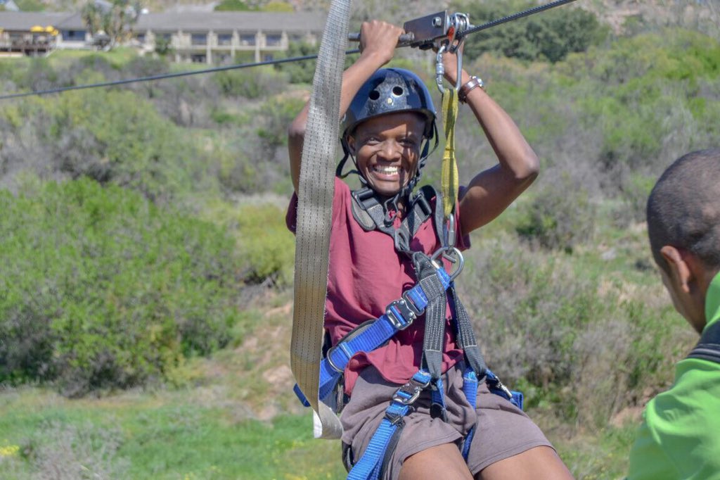 TravelingMedia's tweet photo. Have you met these crazy dudes called @CPTtwins ? They do regular #hikes and sure to take you along . What about adding this to your #Easterweekend https://t.co/hXA1UpZ0VU