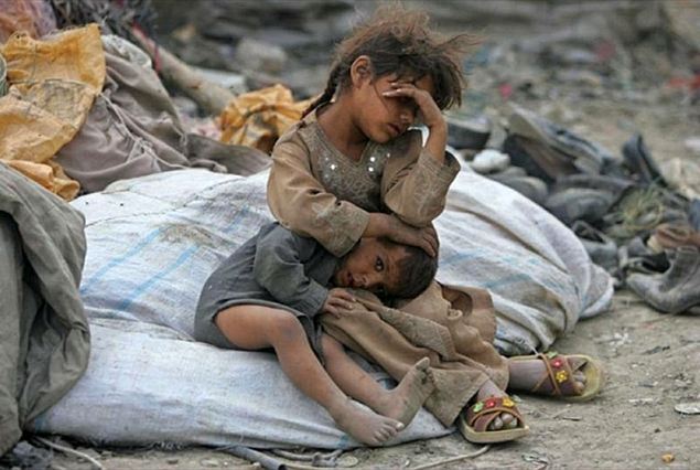 neveragainwar's tweet photo. stop war in #Syria, It’s enough to see the crying #childs and killed!
#peace #ChildrenUnderAttack #Children #Siria https://t.co/AXg6GZ8OJY