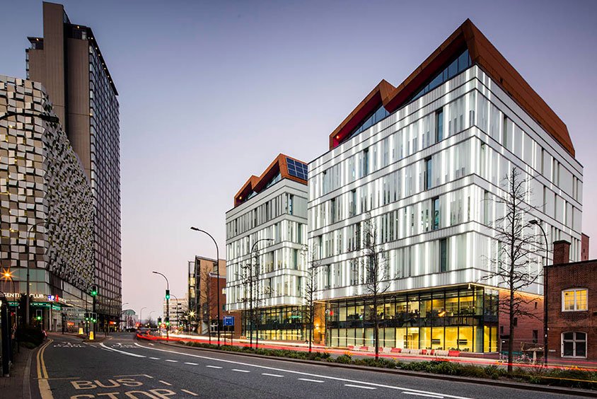 sustainableSHU's tweet image. We are taking part in #EarthHourUK by switching off our SHU logo light on Owen building as well as the Charles Street building lights. And as our #PromiseForThePlanet these will be switched off 12am-4am every night from #EarthHour onwards! 🌍