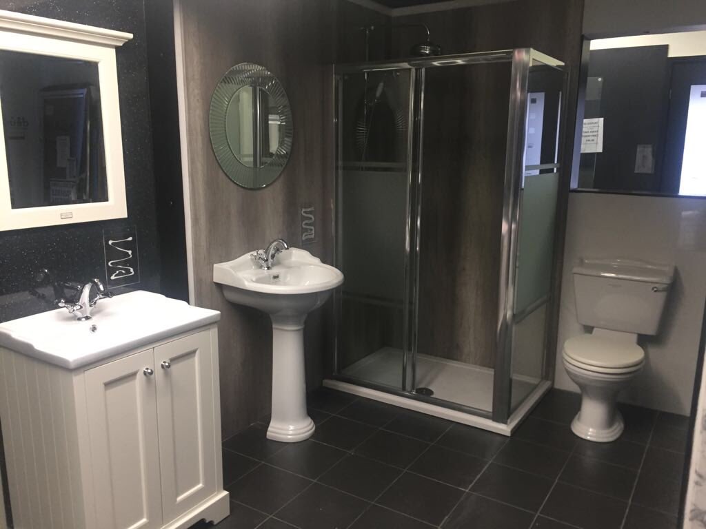 BBayswater's tweet photo. Strong @BBayswater display from @thompson_leigh_ #bathroomdisplay https://t.co/dCyVSyOZuz
