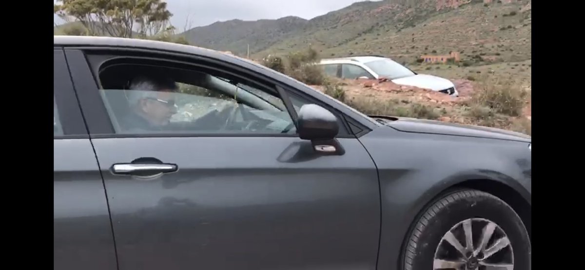 Nacho_Abad's tweet photo. El coronel de la UCO, Manuel Corbí, abandona la finca donde se está registrando ahora mismo. Lo contamos en directo en @EspejoPublico https://t.co/hflfC4lk0o