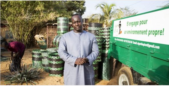 InvestInNiger's tweet photo. La collecte, le tri et la gestion des déchets pour un Niger plus sain et propre... C'est la mission que s'est donnée M. Sofiani Boukari à travers sa PME Niger Bipolast incubée au sein de l'incubateur @Cipmen
https://t.co/fKq2Tg8xpF #Nigerrenaissant #Nigerpropre Cc @jeune_afrique https://t.co/IJQaF19WvF