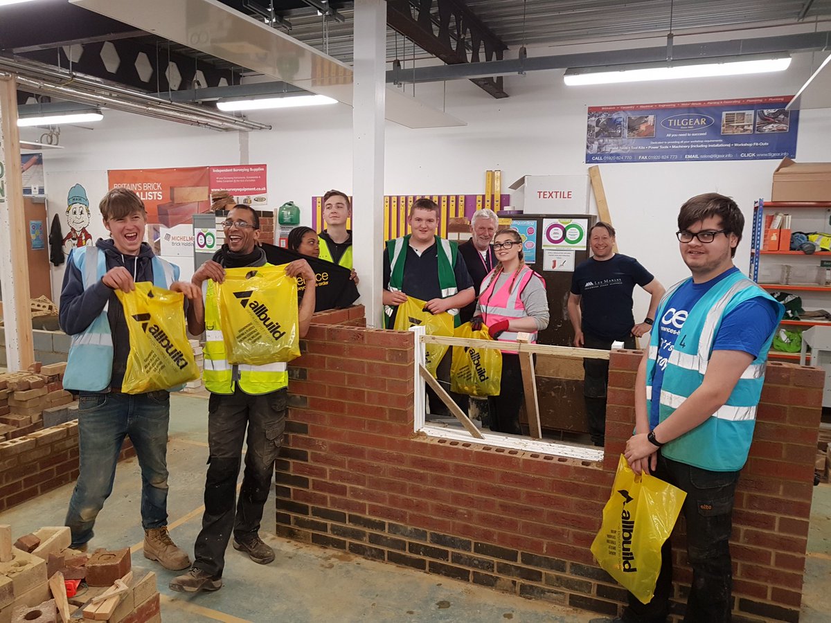 SNS_Farnborough's tweet photo. Spent some time at @FEBrooklands @trowel63 on Friday, taking pictures and filming the guys in action, fitting @allbuild_uk window formers.
Thank you all for your cooperation - your work is fantastic!

@emilyash2000 @Eyecreate007 @fishlad4 @OwainJNewman17 @bates14_bradley https://t.co/lC8zDD5xNH