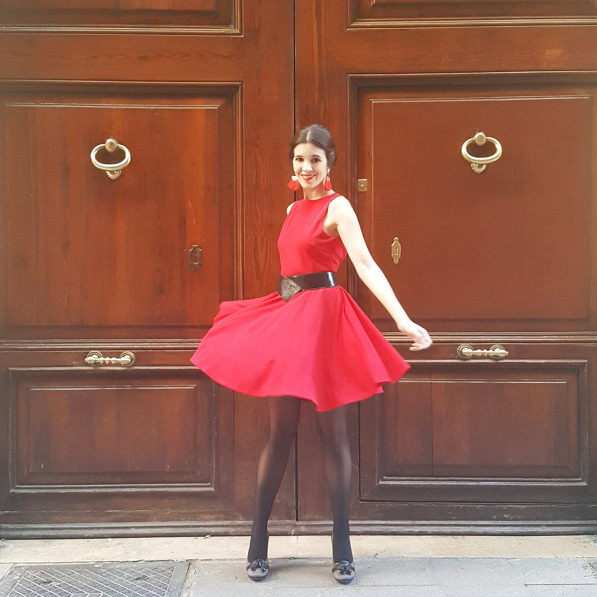 Pinmorella's tweet image. 🇬🇧 In love with the black and red style 🇪🇸 Me encantan los looks en negro y rojo 
👗 @sheinofficial
#red #black #dress #ootd #pinmorellasworld