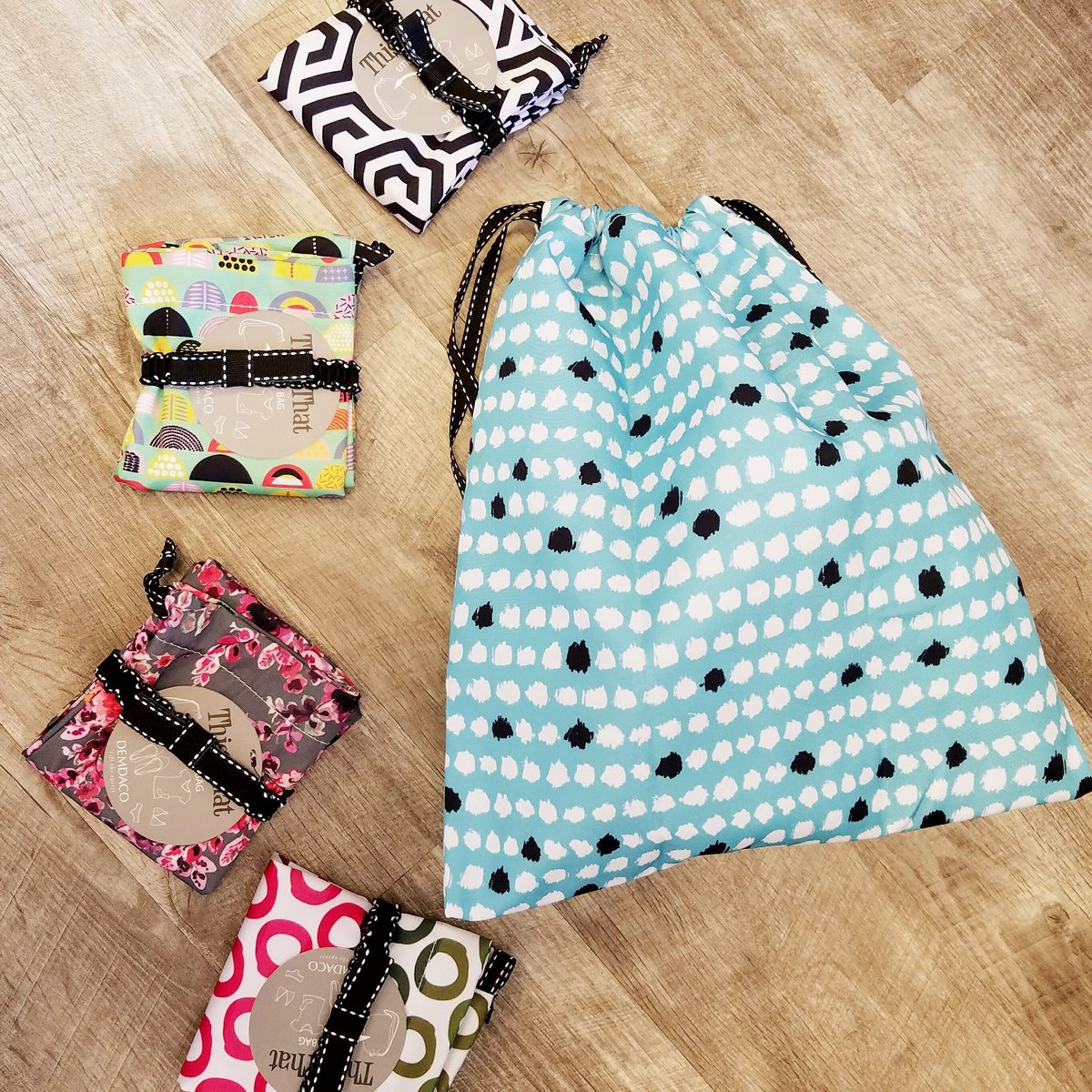 crawfordcollect's tweet photo. How fun are these @Demdaco bags! Available in some great Spring colors. #CrawfordCollections #demdaco #bags https://t.co/siSX7NH1MQ