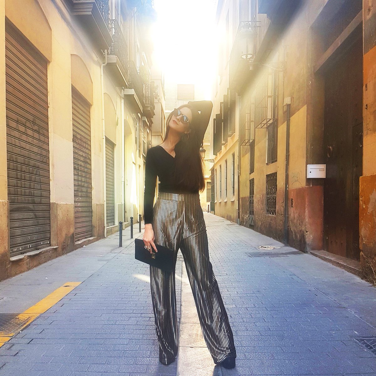 Pinmorella's tweet image. 🇬🇧 Happy Monday! Have a lovely week 🇪🇸 ¡Feliz Lunes! Que tengáis una maravillosa semana.
BODY @sheinofficial
#fashion #fashionblogger #blogger #look #pinmorellasworld