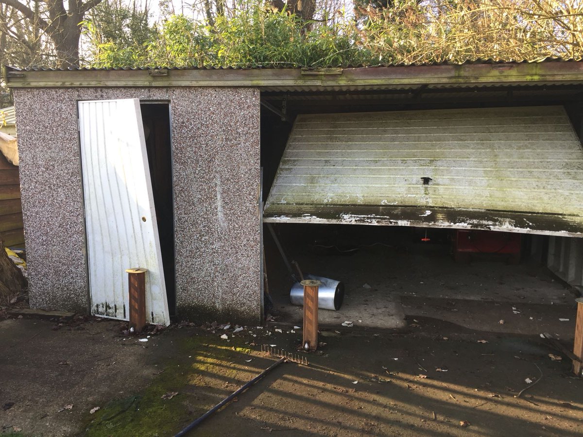 ByfleetCC's tweet photo. Sadly we have to report a break in at the club lastnight, they have ripped open the machinery garage doors and stolen our Tractor. They also ripped open two shipping containers &amp; stole ground equipment + various other items. 
Please share this post @SurreyCricketFd @SurreyChamp https://t.co/8vVxkFpmt1