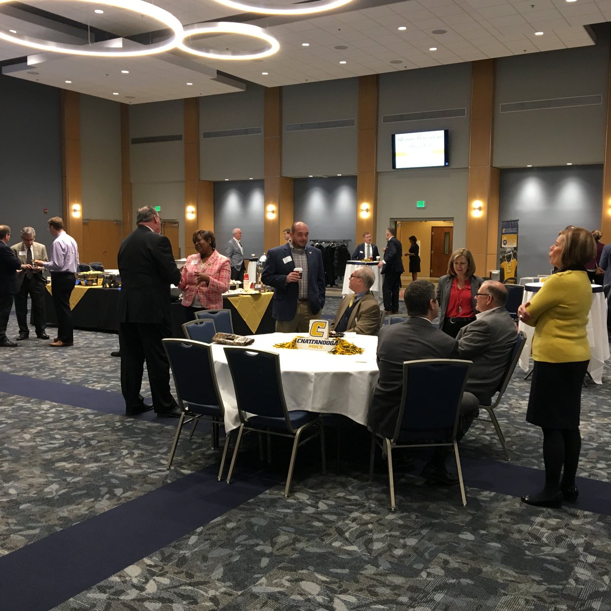 UTCCareer's tweet photo. Lots of conversation happening at the Alumni Networking Breakfast! #utcalumni #utccareer @chattanoogaalum https://t.co/87xBq70Jml
