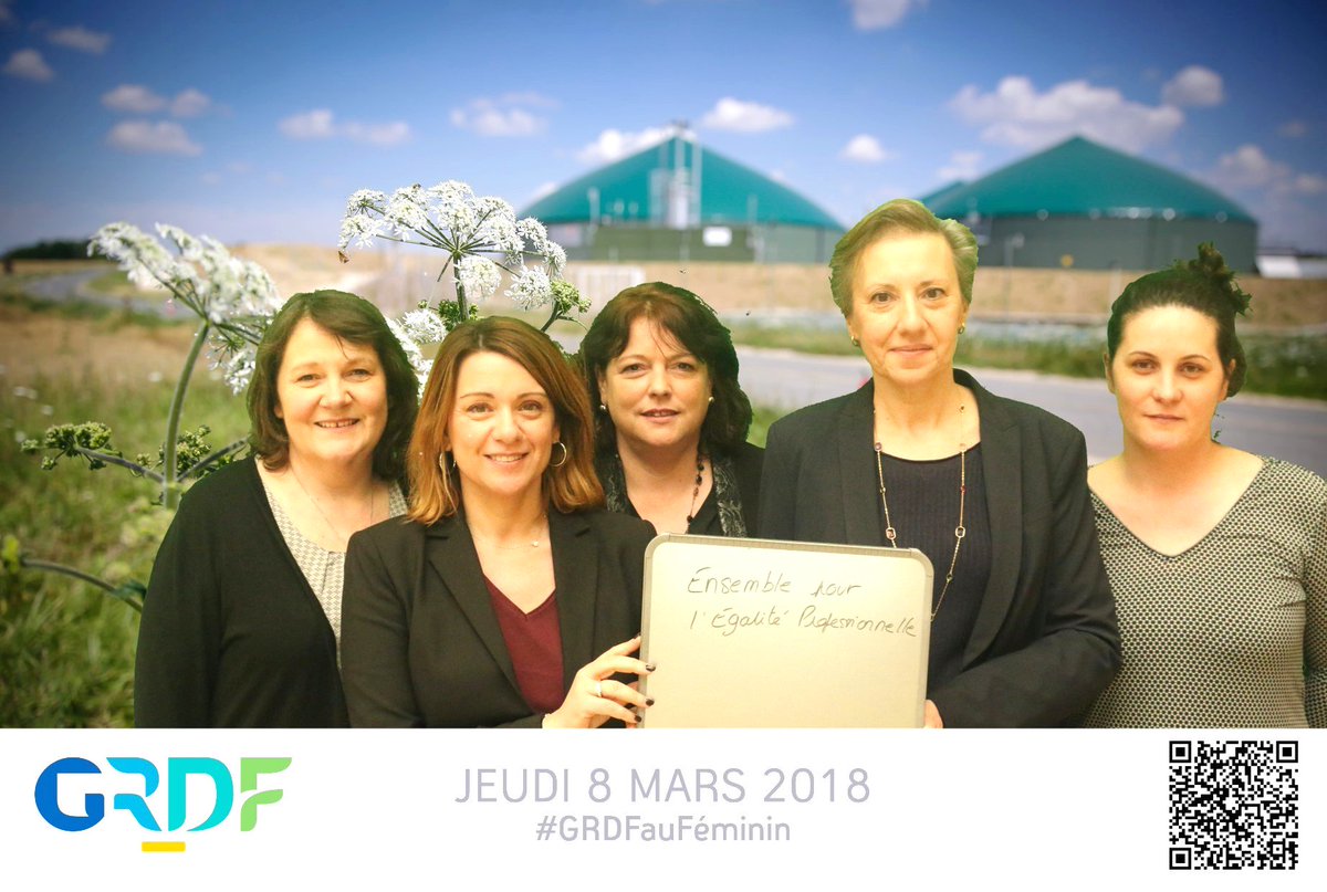 MyPhotoFactory's tweet photo. A l’occasion de la Journée de la Femme, les messages de ces dames ont bien été relayés grâce aux bornes connectées  @MyPhotoFactory . 
#journéedelafemme #femmejevousaime #photoboothatwork #enjoyyourday https://t.co/0P1UNBcF4v