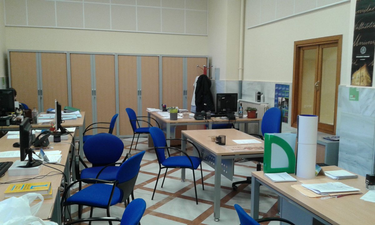 SpacioVa's tweet photo. Si os acercáis al departamento de @relintUVa de la @UVa_es , no os olvidéis de echar un vistazo al nuevo #mobiliario de #oficina que ha montado #Spacio 👏👏

#ProyectoSpacio
#MueblesDeOficinaSpacioValladolid
#UVA
#EnjoyYourWorkspace https://t.co/Hx3zW50p7I