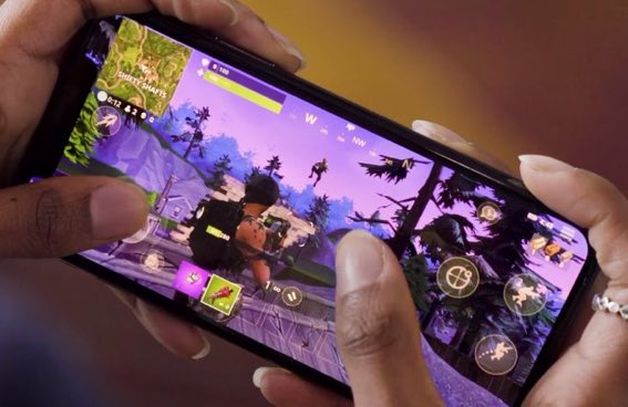 eGoldCrypto's tweet image. Voici comment #Fortnite se jouera sur #iOS ! Alors vous en pensez quoi ?  Hâte d’essayer ? #Fortnite #FortniteBattleRoyal #FortniteiOS
