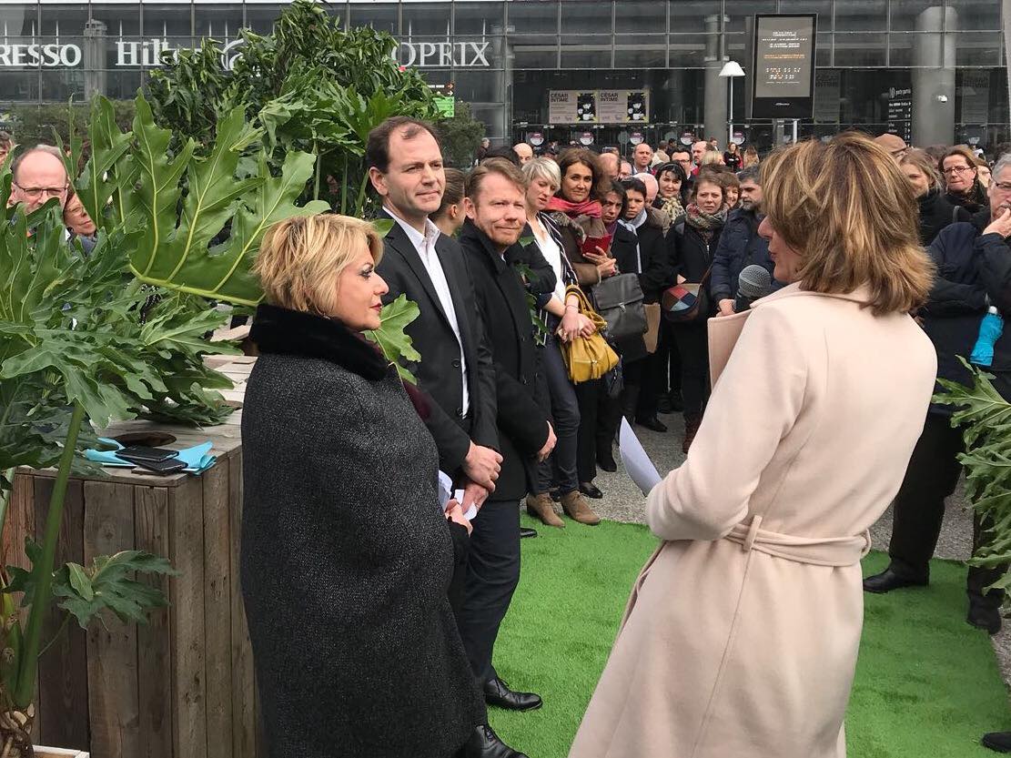 EMAS_EUEcolabel's tweet photo. L'inauguration du #Showroom de l'#EUEcolabel à @ParisLaDefense c'était aujourd'hui ! #Gratuit et ouvert à tous: le #Showroom accueille des #conférences et interventions d'experts. #economiecirculaire 
➡️ Découvrez le programme de la journée : https://t.co/rKC0O9P5Iw https://t.co/klrctbwZsW