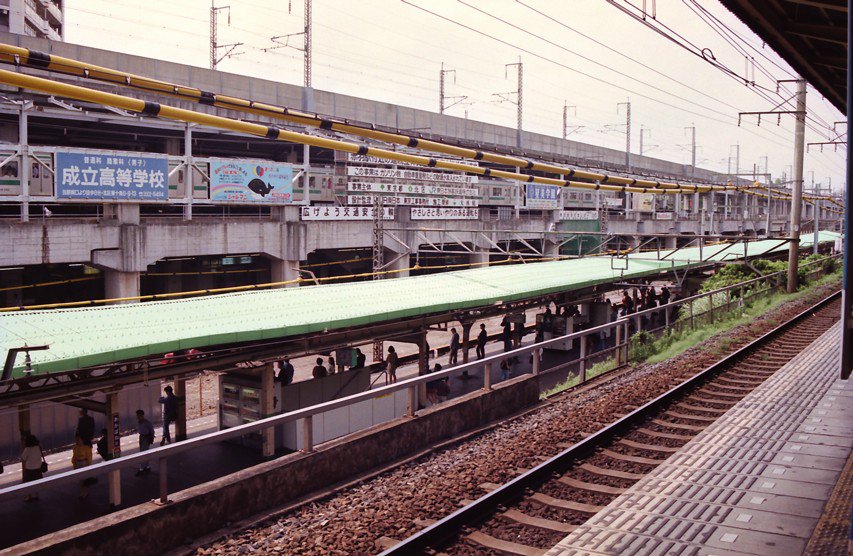 アイマン 京浜東北線に901系が登場した頃の平成4年5月末に赤羽駅の高架化工事の様子を写した写真 当時埼京線は全て5系に置き換えが終了 京浜東北線はまだ103系が主流の時代 9系導入以前の時代では一時的にもこのような時代があった 4枚目の埼京線の