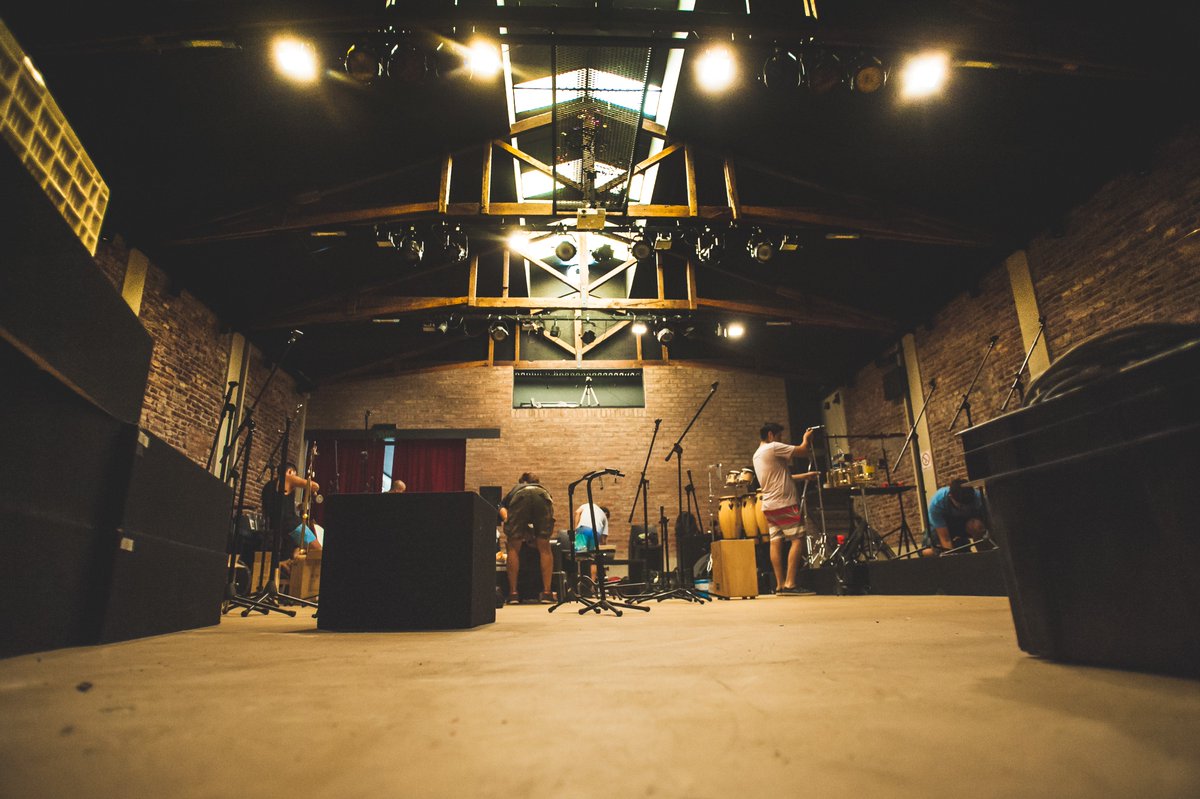 EmmaProductor's tweet photo. #Backstage #LiveSession Grupo Latidos 
PH Fernando Martin

#ProductorMusical #ProductorArtistico https://t.co/hfDBMJsLdK