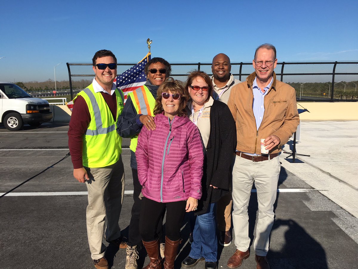 QCA_usa's tweet photo. More than 90 people attended the #SR528 Innovation Way Interchange #ribboncutting event on 3/9 for @CFXway. Quest’s Central Florida team as well as, #CFX’s Brian Hutchings played a pivotal role during the entire planning and coordination process for the event. https://t.co/qNERCMBMip