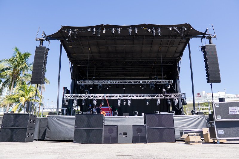 USITT (@usitt) on Twitter photo The outdoor stages, provided by <a href="/stagelinestages/">Stageline®</a>, are coming together nicely!
The stages will play host to the Opening Night Reception, the Tech Olympics, and various other sessions during #USITT2018. The outdoor stages, provided by <a href="/stagelinestages/">Stageline®</a>, are coming together nicely!
The stages will play host to the Opening Night Reception, the Tech Olympics, and various other sessions during #USITT2018.