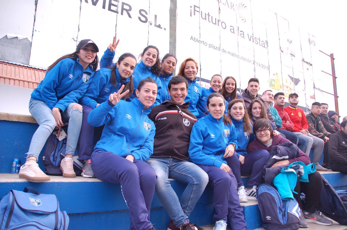 Alejandro_yecla's tweet photo. Con un GRAN EQUIPO DEL FÚTBOL FEMENINO  @MarMenorFminas  os ADMIRO sois buenísimas gracias❤ https://t.co/hxfPDQlF88