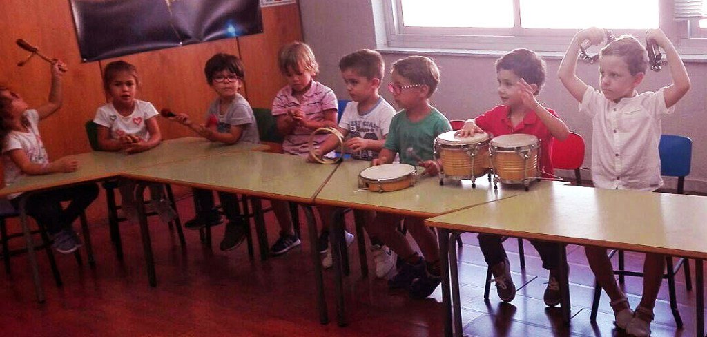 EscuelaMusicATQ's tweet image. Los niños que aprenden a tocar un instrumento se vuelven más inteligentes emmantequera.com/los-ninos-que-…