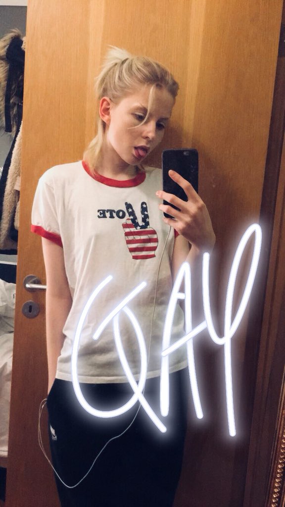 me: I am more than my sexuality
also me: #queertwitter