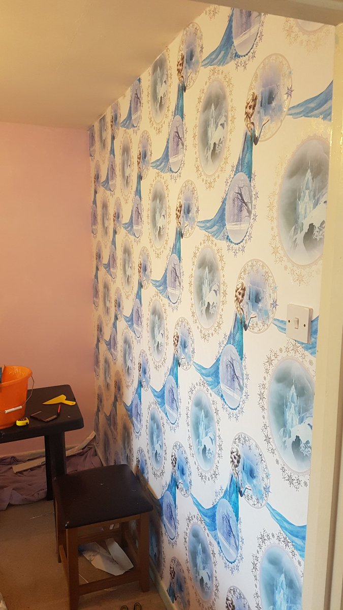 miles_howells's tweet photo. a week off work has now turned into re-decorating 3 rooms in the house #allworkedout https://t.co/iwHDfW1OSk
