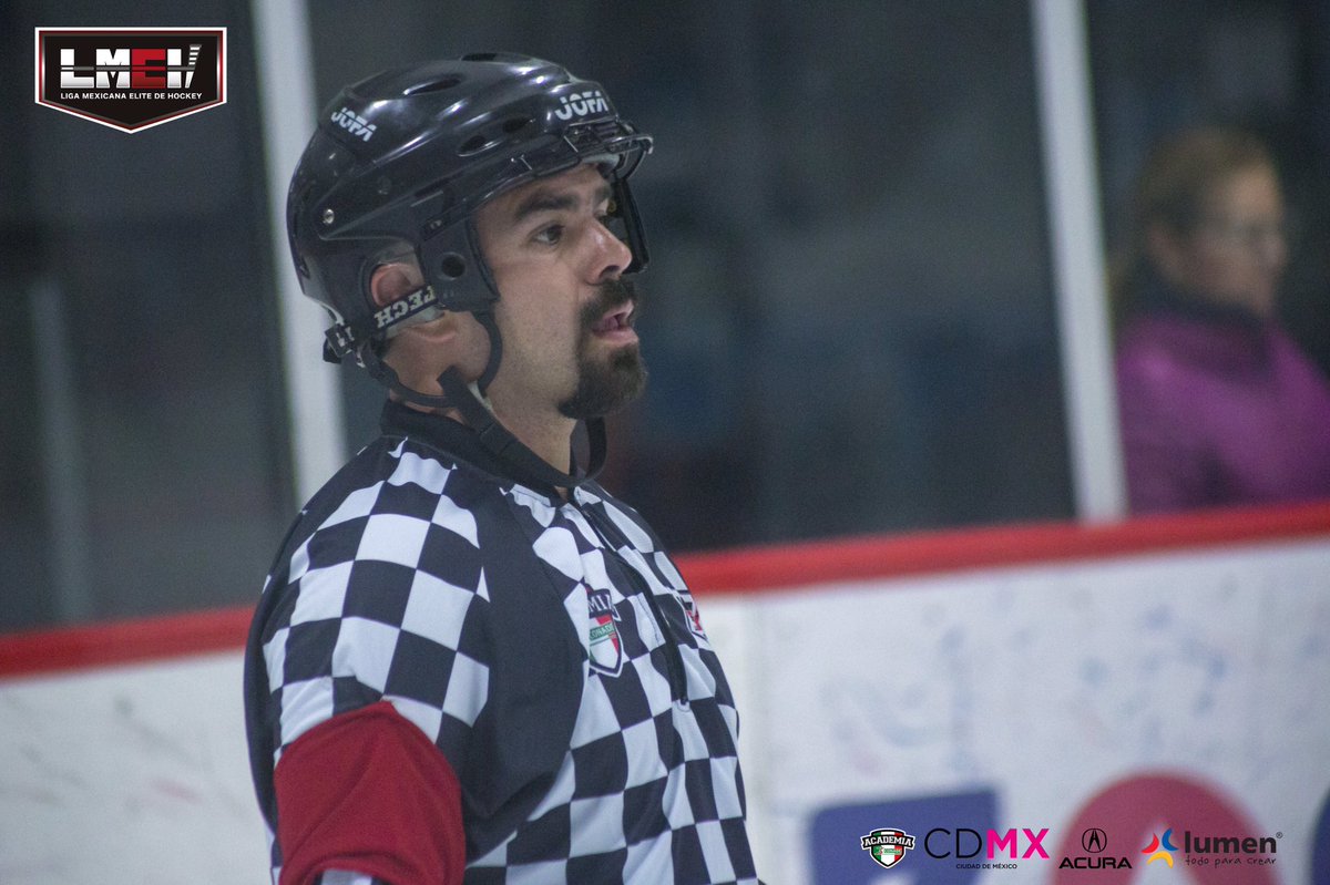 MxEliteHockey's tweet photo. MEJOR ÁRBITRO
Temporada 2017-2018
Oscar Nuñez

#LMEH #WeAreHockey #HockeyMexico
#LigaMexicanaEliteHockey #LocosPorElHockey
#acuramoveshockey #cdmxcapitaldelhockey #lumen #academiasconade https://t.co/HEJZSXN2eV