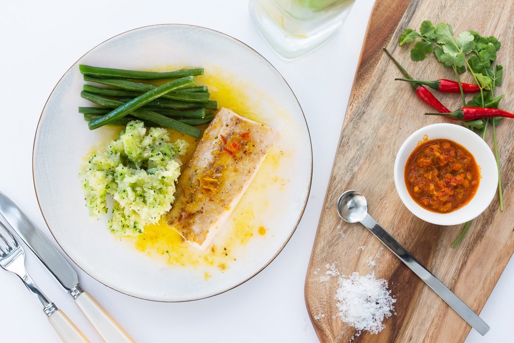 corinescuisine's tweet photo. #CorinesCuisine will spice up ANY dish! 
This #MahiMahi #recipe accentuates the naturally flavorful mahi-mahi with a minimum of other ingredients from our friends at @HDGourmet 
https://t.co/4JhP1koXzq https://t.co/xTQizF9RYZ