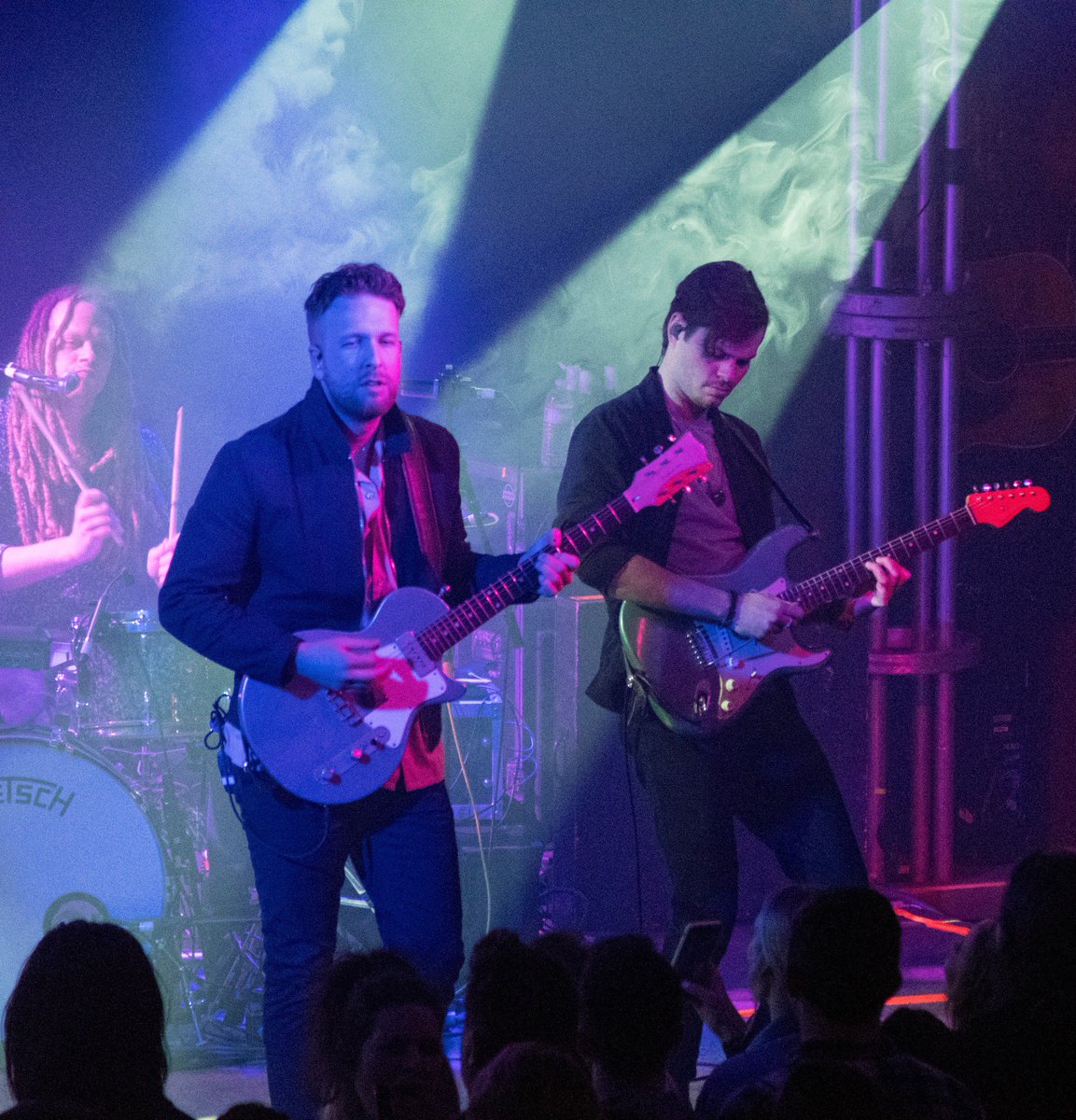 Lightning100's tweet photo. Check out some of the photos from our #soldout #NashvilleSundayNight featuring @ElliotRoot and @futurethieves at @3rdandLindsley. πΈ by @AngelaEverPhoto of @nossicollegeart - https://t.co/mKlb8hqKLe #ElliotRoot #Futurethieves #NashvilleMusic https://t.co/5hjCbqxoZL