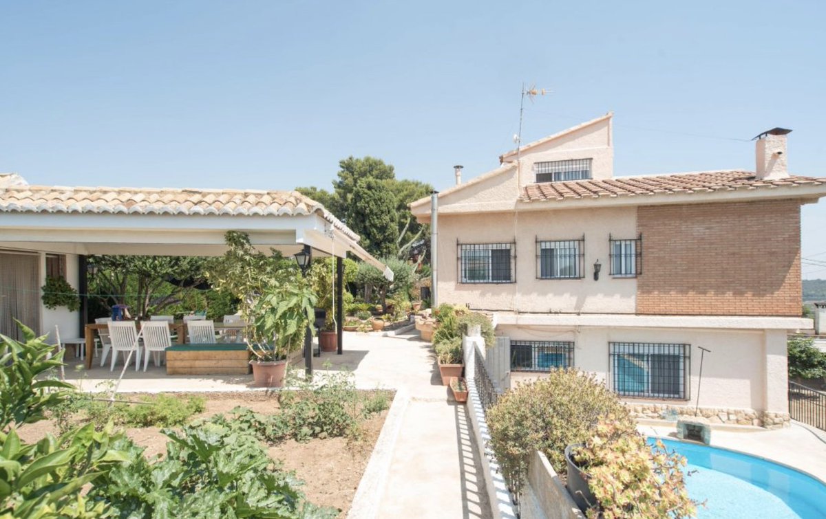 InmValencianos's tweet photo. Si sueñas con el #hogar perfecto para tu familia, podemos hacer realidad tu sueño ➡ https://t.co/zuckbGscDg ⬅ #InmueblesValencianos #inmobiliaria #Valencia https://t.co/AipituXEBE