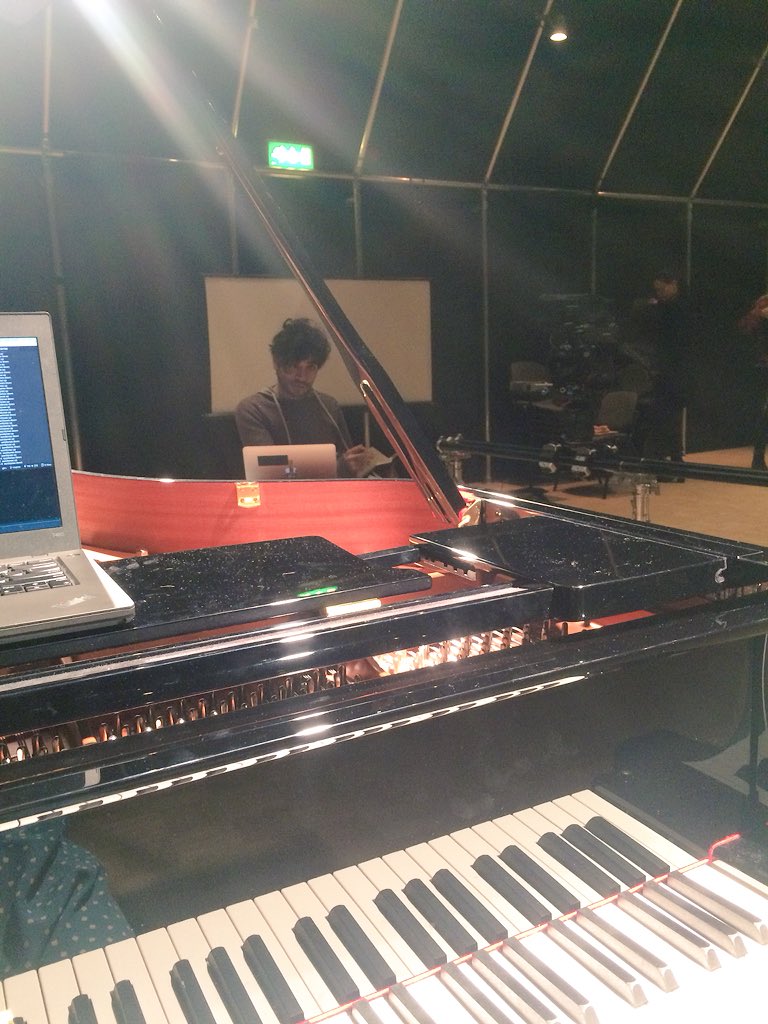 0felipeignaci0's tweet image. 🖤 nl_cl 🖤                                         💙 ck 💙         #SpringStatement  #codeklavier