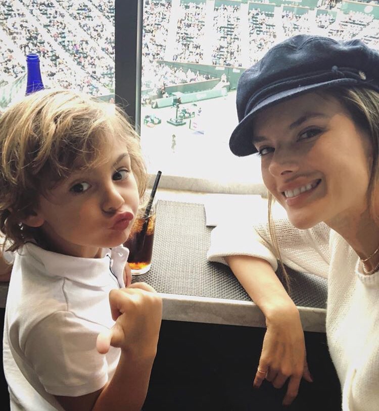 AngelAlessandra's tweet photo. Game time for two 🎾 https://t.co/gBQiUhJPje