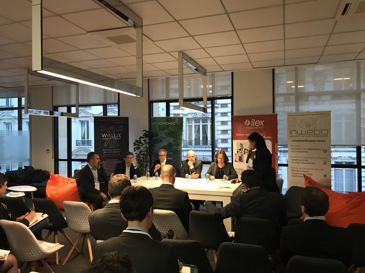 drobinski2604's tweet photo. Afterwork #Hexaclub sur enjeux de la gestion des #IdentitéNumérique au cœur de la #TransfoNum Ça commence ! @Hexatrust @wallixcom @idnomic @ILEX_COM @InWeboTech https://t.co/aSTcZFQU8N