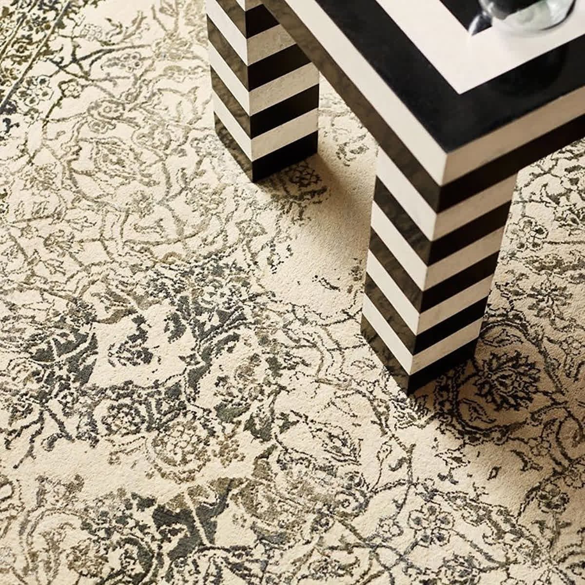 UltrasuedeR's tweet image. What a stunning combination! @WashDesignCtr: Black and White in wool and silk and every shade in between. @galleria_carpets #WDCdesign #luxurystyle #interiorinspo #rugs #interiordesign