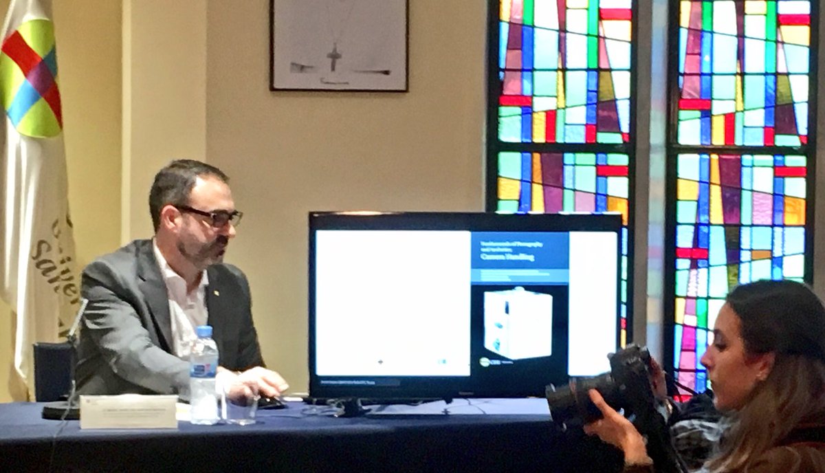 ariasandgli's tweet photo. Una foto a la foto? La segunda parte de la presentación de #CameraHandling es una conversación de autores y editor, con la #fotografía como protagonista. https://t.co/rajVAeOFTI