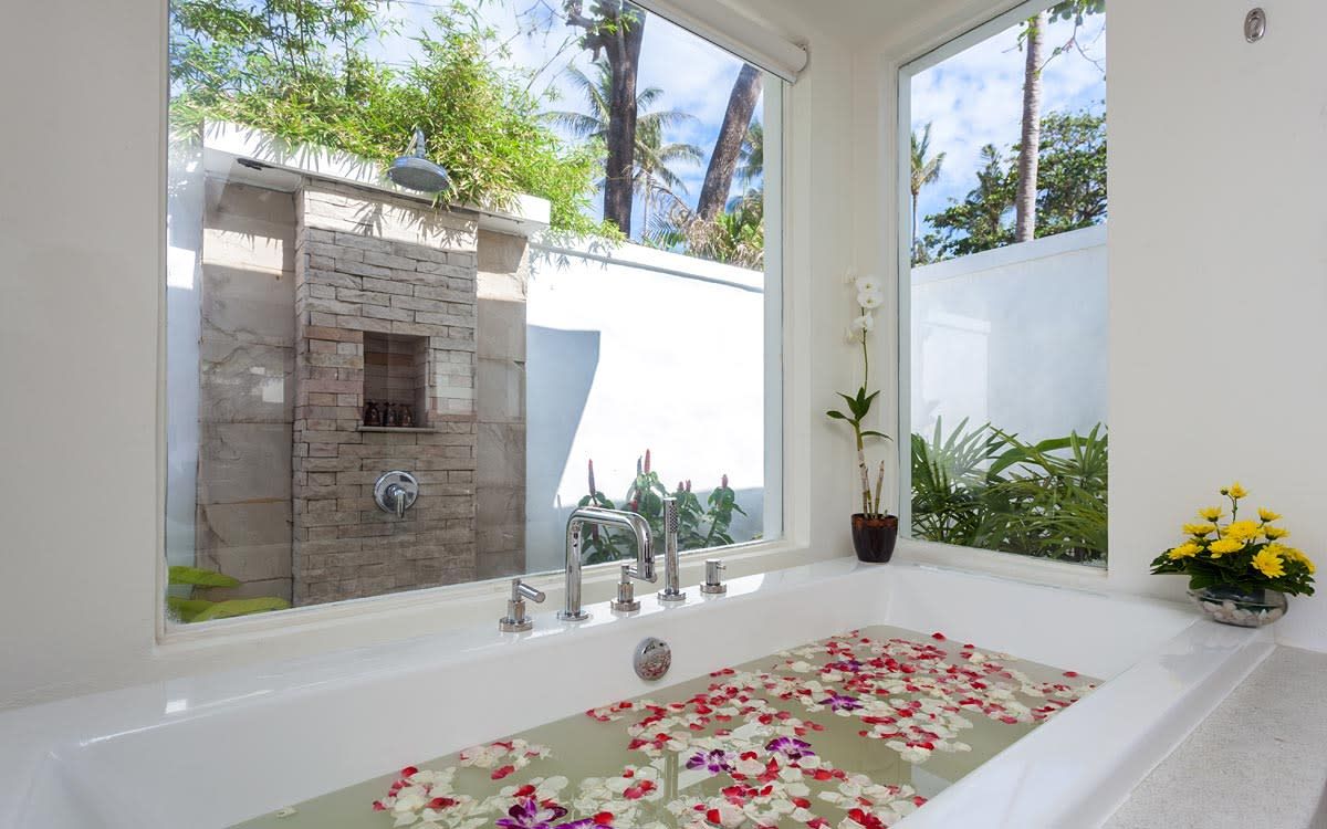 stupidDOPE's tweet photo. Racha Private Island Resort | Phuket, Thailand https://t.co/kHrqGX1Yeo #AlwaysPacked https://t.co/vowuZIjOVT