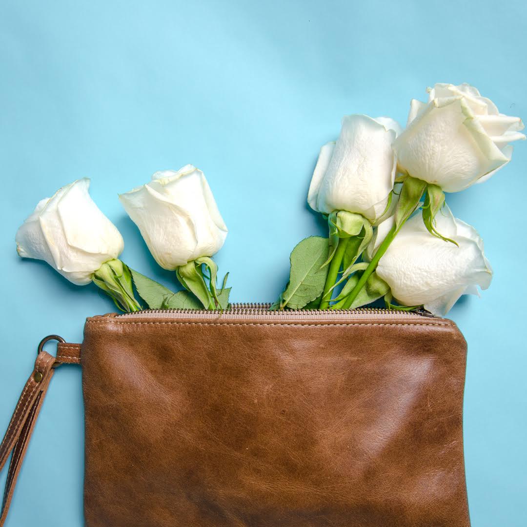 Spring has almost sprung! What's your favorite season? #Veeshee #fringeclutch #custommade