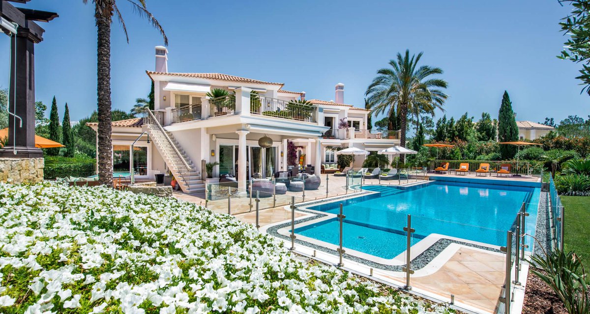 VillaRetreats's tweet photo. Book a 7-night stay from either 13th April 2018 or 27th April 2018 and enjoy a £1000 discount when you book a 7-night stay from either 13th April 2018 or 27th April 2018 at this luxury villa. 
https://t.co/qQdnGxHTu2 https://t.co/h8nkG8KuAw