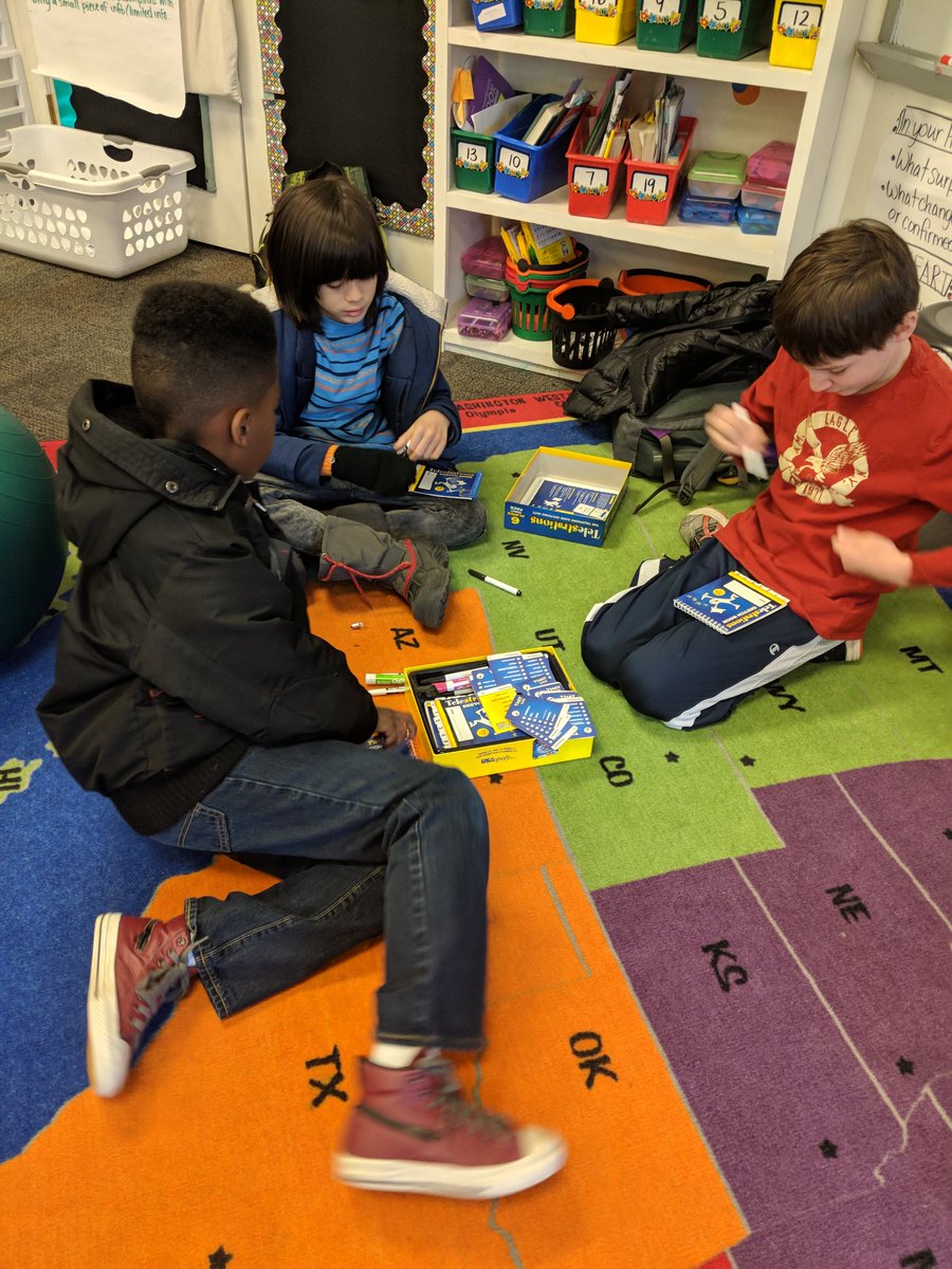 PayaSample's tweet image. Invited former students in for game time this morning. GREAT start to the day! 💜