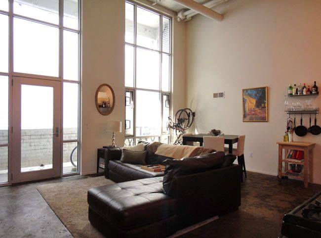 CITYSPACE1's tweet photo. Located steps away from all the action in Downtown Columbus, the Short North, German Village and the Arena District, our apartments offer the best location, amenities and price. 
Call us today for your personal tour! #sixtyspring #batteryB #apartments #downtown #columbus https://t.co/eD6gpUhNN0
