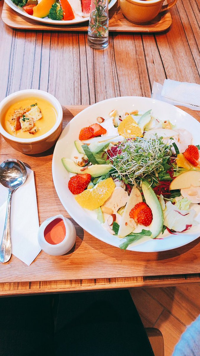 sayasapo0929's tweet photo. 野菜な生活😚💗🌽🐝🍎☀️🍆🌼🍓
ビューティサラダで綺麗になれたかなー🤤💋
@everythingsalad
#everythingsalad
#Salad
#salads
#サラダ
#パン食べ放題
#BRUNCH
#yammy https://t.co/btcp6QP6wK