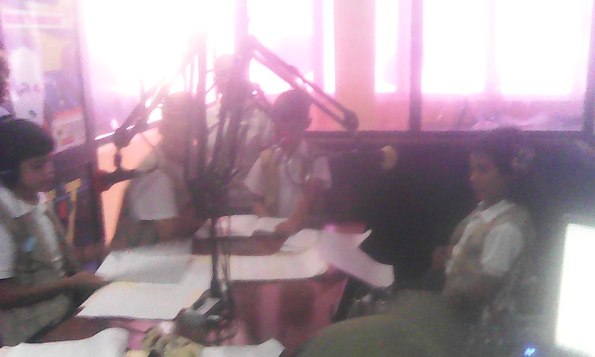 1047FMV's tweet photo. En el Aire "ARCOIRIS DEL SABER" Programa Educativo de la Escuela Basica Andres EloY Blanco. https://t.co/0m7f1v52Ox
