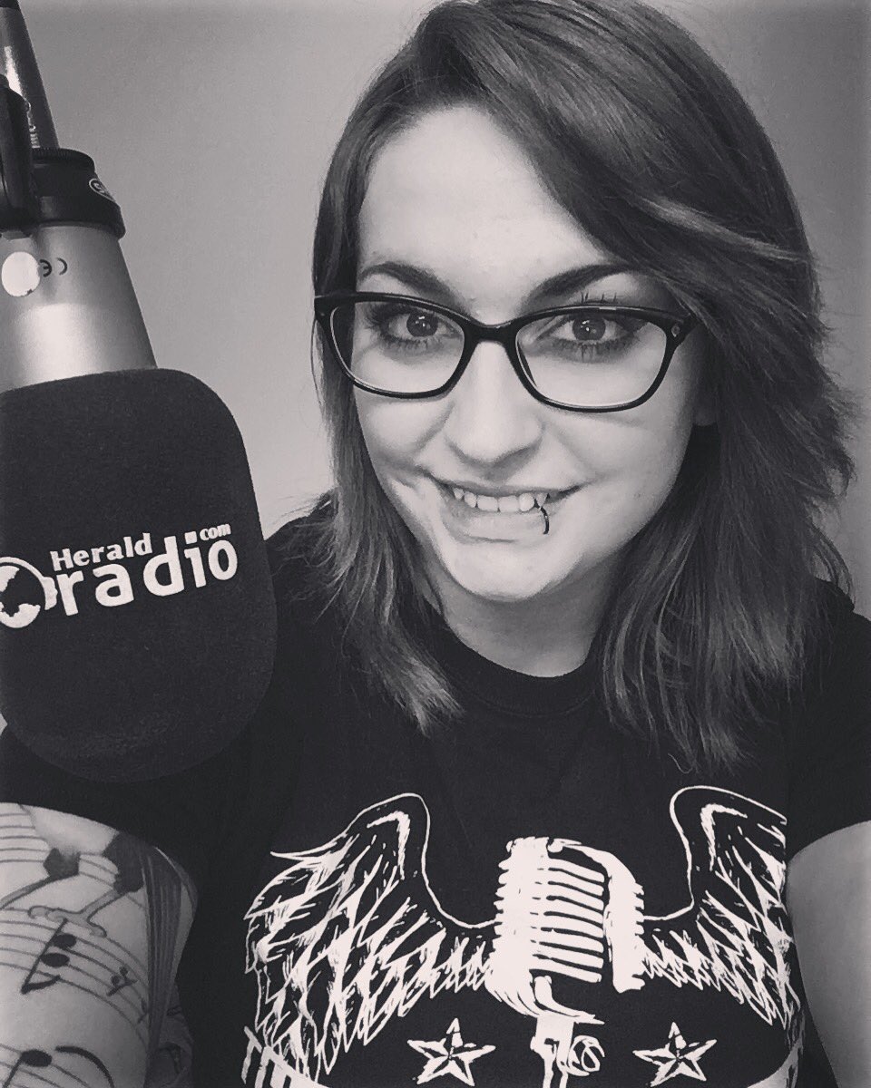 herald_radio's tweet photo. Join Tamsin on Herald Radio now for the Afternoon Show, sponsored by Seraphim Aesthetics! 

Tamsin will be on air until 4pm - tune in via the app or go to https://t.co/CjSpMLbVrd 🤘🏼

#heraldradio #radio #liveradio #onlineradio #live #online #presenter #femalepresenter #selfie https://t.co/JyA0WM7NXw