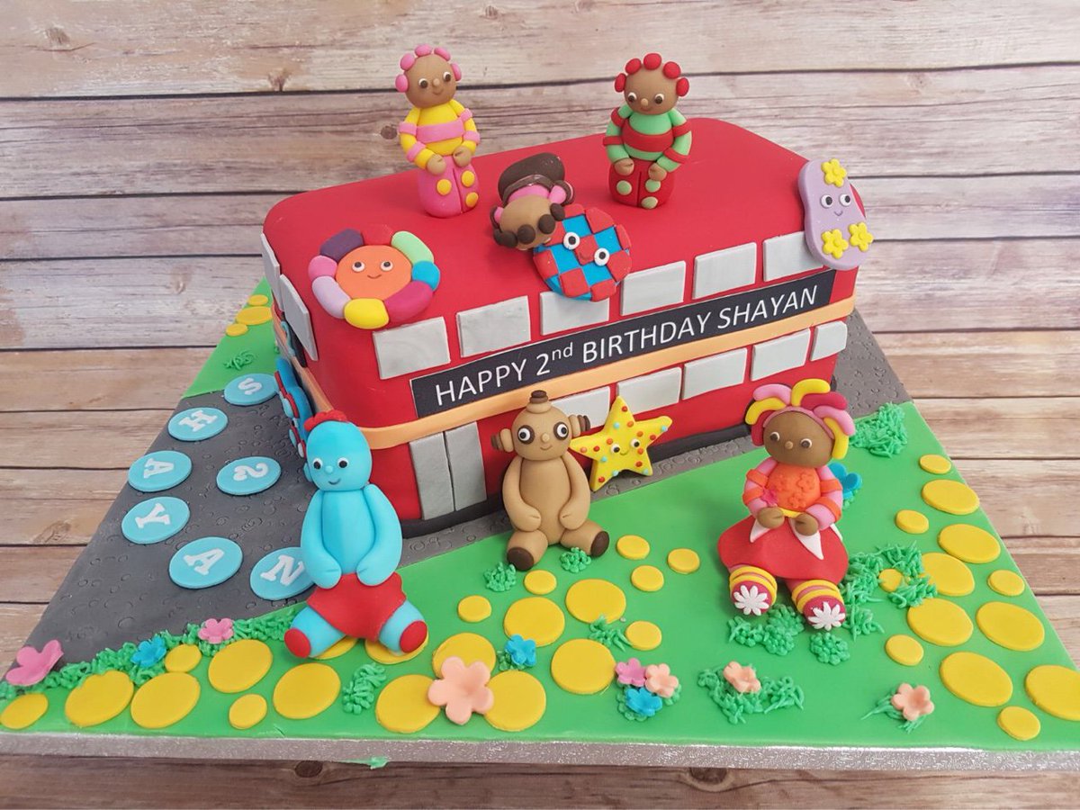 mad4cakes_com's tweet photo. In the Night Garden bus themed cake #buscake #inthenightgardencake #noveltycakes #madeonthepremises https://t.co/H4J0MCsf85