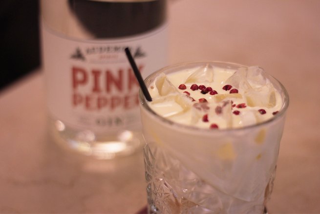 cuptearooms's tweet photo. The Pink Russian - Our very own twist on the classic White Russian β¨ Audemus Pink Pepper Gin, Chocolate Liqueur, Coffee Liqueur, Cream & Milk π #cocktails #weekdaydrinks #cocktailoftheday #tuesdaydrinks #whiterussiantwist #twistonaclassic #gincocktail #classiccocktails https://t.co/U2VxZYmjD6