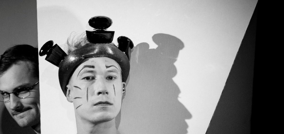 KrodersLV's tweet image. 17. marts plkst. 18:30 teātrī @3MASAS pirmizrāde iestudējumam "Viņš ir pliks!" kroders.lv/highlight/3109