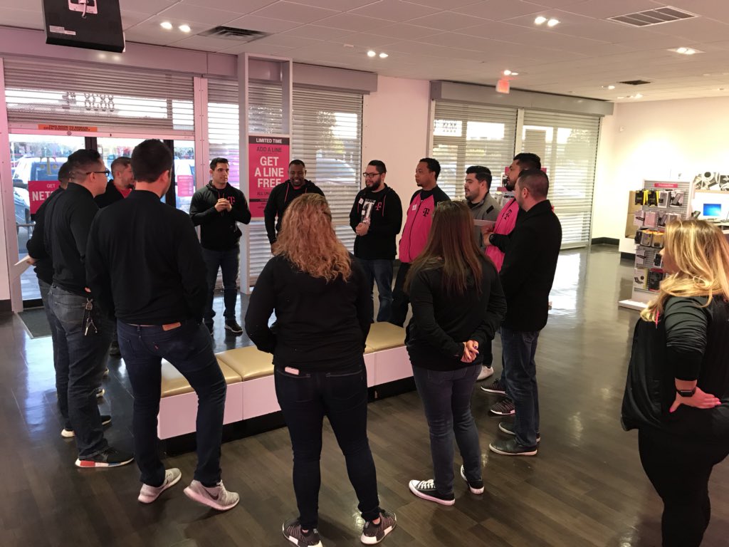 CaptnSeriousFun's tweet photo. #EPWest and #EPEast leadership coming together for RAM development training. #TeamElPaso #OneTeam #2018Goals @DaisyLeQueen @Vizcaino9 @sarapalaciosdm @SWjoeperez @rj_schoolcraft @tamara_brydges @magentatiffany @sandymheath @JonFreier @ISLila @SamSindha https://t.co/h7FjMAXkNX