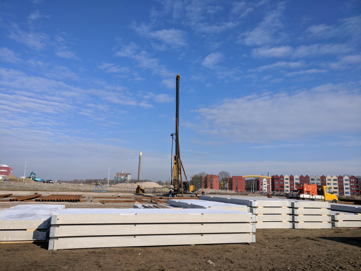 De bouw van onze tijdelijke huisvesting is begonnen!