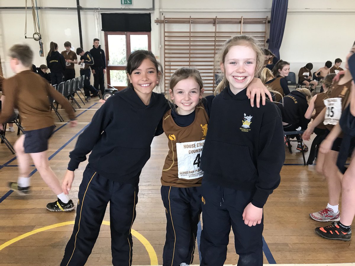 SedPrepSport's tweet photo. Getting ready for the House X-Country #DEE❤️#RAWTHEY💙#LUNE💛 #WENNING💚 https://t.co/B8bsJlr8sp