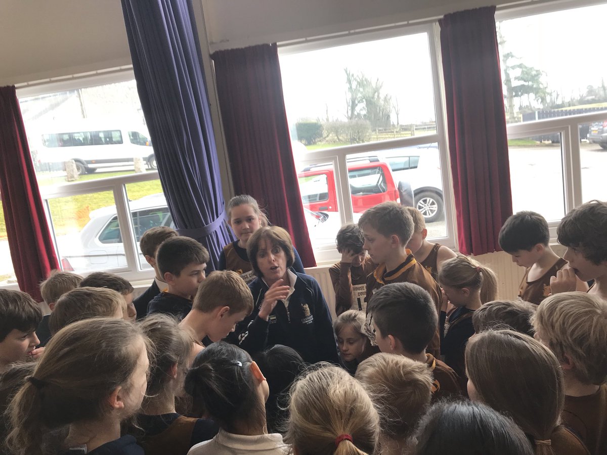 SedPrepSport's tweet photo. Getting ready for the House X-Country #DEE❤️#RAWTHEY💙#LUNE💛 #WENNING💚 https://t.co/B8bsJlr8sp