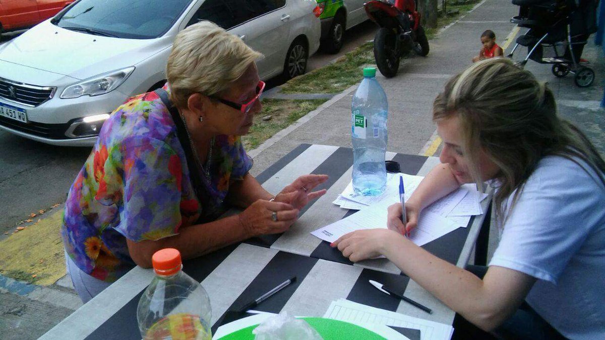 GPAvellaneda's tweet photo. Escuchamos los proyectos de lxs vecinxs de #Avellaneda. 
¿Y vos qué propuesta harías? 
Contanos acá: https://t.co/10NztNsw50

#GobiernoParticipativo #JorgeFerraresi https://t.co/HeWjJjrFw0